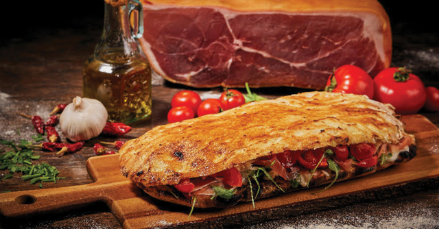 Provola, funghi e speck